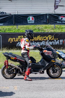 " ม้วนเดียวจบ! ZONTES 368K คว้าแชมป์รุ่น Scooter 400cc Open ในศึกสนามแข่งขัน SuperbikeMag. com Trackday & Trophy"
