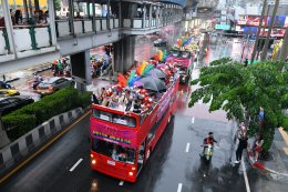 ไทยฮอนด้า โชว์สปิริตขนทัพรถจักรยานยนต์ไฟฟ้า ร่วมขบวน LOVE PRIDE PARADE BANGKOK 2025 ส่งพลังความไพรด์ท่ามกลางสายฝน