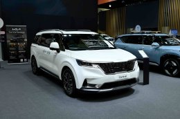 เกีย เซลส์ (ประเทศไทย) ประกาศโปรโมชัน Motor Show 2026 ที่ไม่เคยมีมาก่อน  สำหรับ Kia Carnival Diesel SXL 11 ที่นั่ง ราคา 1,999,000 บาท - ส่วนลดพิเศษมูลค่า 595,000 บาท  แคมเปญสุดพิเศษ Motor Show 2026 เริ่มแล้วตั้งแต่วันที่ 6 มีนาคม ถึง 30 เมษายน 2569  ที่โช