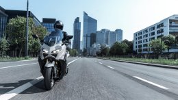 New YAMAHA TMAX 2025 พรีเมี่ยมบิ๊กสกู๊ตเตอร์โฉมใหม่ ยกระดับความหรูหรา พร้อมเทคโนโลยีล้ำสมัย ครบครันที่สุดเท่าที่เคยมีมา!!