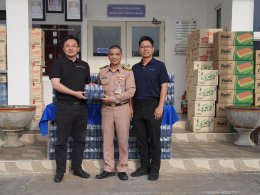 บีวายดี ประเทศไทย และ เรเว่ ร่วมบรรเทาทุกข์ผู้ประสบภัยน้ำท่วม มอบสิ่งของช่วยเหลือ 200,000 บาท พร้อมน้ำดื่ม 12,000 ขวด ผ่านกองทัพเรือ