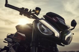 เจาะลึกขุมพลังสามสูบต้นแบบเครื่องยนต์ในสนามแข่ง Moto2 กับ Street Triple 765 RS สปอร์ตเน็กเก็ตไบค์สายพันธุ์แท้ของนักสู้จากไทรอัมพ์