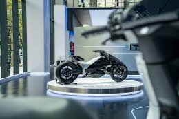 ฮอนด้า เปิดให้ยลโฉม EV Outlier โมเดลจักรยานยนต์ไฟฟ้าต้นแบบระดับโลกอย่างใกล้ชิด เป็นที่แรกในประเทศไทย ที่ The M.O.V.E. by Honda