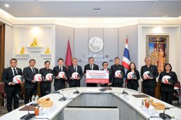 ไทยฮอนด้า มอบหมวกกันน็อก 1,500 ใบ ให้กระทรวงคมนาคม ร่วมรณรงค์ลดอุบัติเหตุบนท้องถนน มุ่งเป้าลดจำนวนผู้เสียชีวิต