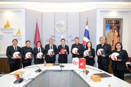 ไทยฮอนด้า มอบหมวกกันน็อก 1,500 ใบ ให้กระทรวงคมนาคม ร่วมรณรงค์ลดอุบัติเหตุบนท้องถนน มุ่งเป้าลดจำนวนผู้เสียชีวิต