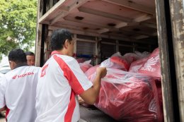 ไทยฮอนด้า ผนึกกำลังร้านผู้จำหน่าย พร้อมกองทุนฮอนด้าเคียงข้างไทย และสื่อมวลชน ร่วมส่งมอบถุงยังชีพ 8,603 ถุง มูลค่ารวม 5.16 ล้านบาท บรรเทาผลกระทบน้ำท่วมหาดใหญ่