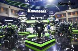“คาวาซากิ” เปิดโชว์รูมสุดยิ่งใหญ่ อวดรถทุกไลน์อัพภายในงาน “Motor Show 2018”