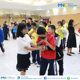 กิจกรรม 24 ปี MNH อบรม CPR 24 องค์กร เป็นการบรรยายและฝึกปฏิบัติการช่วยฟื้นคืนชีพ (CPR) ขั้นพื้นฐาน ณ โรงเรียนเมืองใหม่ (ชลอราษฎร์รังสฤษฏ์)