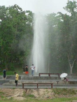 ขุดเจาะบ่อน้ำร้อน/น้ำพุร้อน