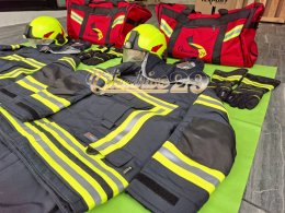 ผลงานการส่งมอบ ชุดดับเพลิงภายในอาคารครบชุด (Fire Suit Set) ได้รับใบรับรองมาตรฐาน ENทั้งชุด