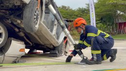 บรรยากาศการฝึก Rescue Tecnicques @ Command And Control Response Expressway 3 nd course Heavy Rescue Thailand training is conducted in collaboration with Expressway Authority of Thailand (EXAT)