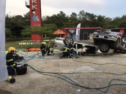 บรรยากาศการฝึก Rescue Tecnicques @ Command And Control Response Expressway 3 nd course Heavy Rescue Thailand training is conducted in collaboration with Expressway Authority of Thailand (EXAT)
