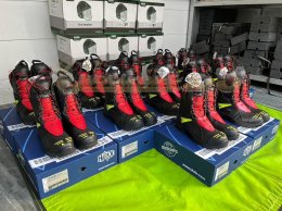 ผลงานการส่งมอบ รองเท้าหนังดับเพลิงภายในอาคาร ยี่ห้อ HAIX