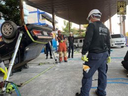 บรรยากาศการฝึกกู้ภัย Vehicle Rescue & Extrication ในโครงการ  อบรมพัฒนาบุคลากรด้านการป้องกันเเละบรรเทาสาธารณภัย วันที่ 19 มกราคม ปี 2566