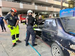 บรรยากาศการฝึกกู้ภัย Vehicle Rescue & Extrication ในโครงการ  อบรมพัฒนาบุคลากรด้านการป้องกันเเละบรรเทาสาธารณภัย วันที่ 19 มกราคม ปี 2566