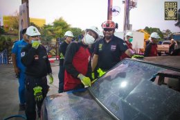 บรรยากาศการฝึกกู้ภัย Vehicle Rescue & Extrication ในโครงการ  อบรมพัฒนาบุคลากรด้านการป้องกันเเละบรรเทาสาธารณภัย วันที่ 19 มกราคม ปี 2566