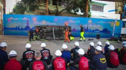 บรรยากาศการฝึกกู้ภัย Vehicle Rescue & Extrication ในโครงการ  อบรมพัฒนาบุคลากรด้านการป้องกันเเละบรรเทาสาธารณภัย วันที่ 19 มกราคม ปี 2566