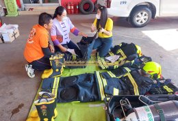 ผลงานของเราส่งมอบชุดดับเพลิงTEXPORT