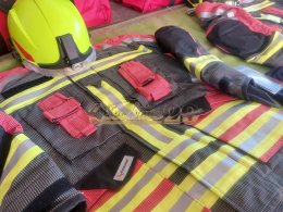 ผลงานการส่งมอบชุดดับเพลิงเพื่อความปลอดภัย For Fireman