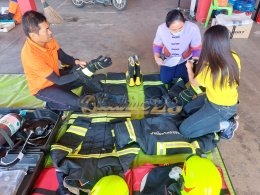 ผลงานของเราส่งมอบชุดดับเพลิงTEXPORT