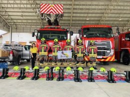 ผลงานการส่งมอบชุดดับเพลิงครบชุด จำนวน 15 ชุด