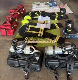 ผลงานการส่งมอบ ชุดดับเพลิงภายในอาคารครบชุด (Fire Suit Set)  พร้อมชุดเครื่องช่วยหายใจแบบสะพายหลัง (SCBA) มาตรฐาน EN