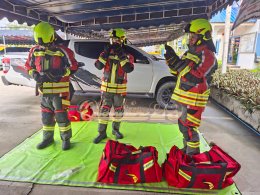 ผลงานการส่งมอบ ชุดดับเพลิงภายในอาคารครบชุด (Fire Suit Set) มาตรฐาน EN