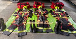 ผลงานการส่งมอบ ชุดดับเพลิงภายในอาคารครบชุด (Fire Suit Set) มาตรฐาน EN
