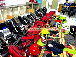 ผลงานการส่งมอบวันนี้ ชุดดับเพลิงครบชุดพร้อมอุปกรณ์ดับเพลิงอื่นๆ