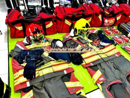 ผลงานการส่งมอบวันนี้ ชุดดับเพลิงครบชุดพร้อมอุปกรณ์ดับเพลิงอื่นๆ