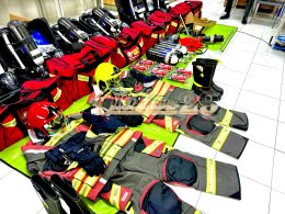 ผลงานการส่งมอบวันนี้ ชุดดับเพลิงครบชุดพร้อมอุปกรณ์ดับเพลิงอื่นๆ