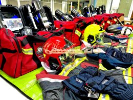 ผลงานการส่งมอบวันนี้ ชุดดับเพลิงครบชุดพร้อมอุปกรณ์ดับเพลิงอื่นๆ