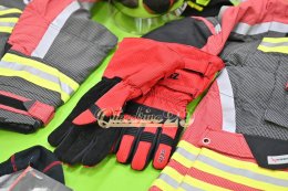 ผลงานการส่งมอบ ชุดดับเพลิงภายในอาคารครบชุด (Fire Suit Set)  มาตรฐาน EN