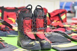ผลงานการส่งมอบ ชุดดับเพลิงภายในอาคารครบชุด (Fire Suit Set)  มาตรฐาน EN