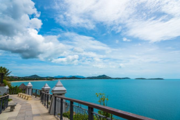 6 places to visit in Koh Samui Combining turquoise sea coordinates, beautiful beaches and the most beautiful sunset spot on the island.