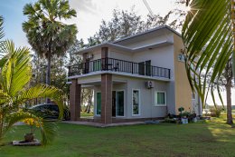 Golden Beach Villa for 9 guests