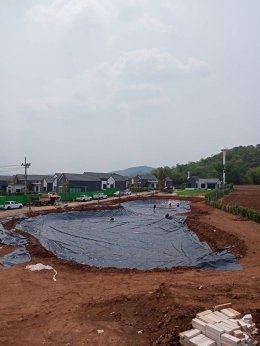 พลาสติก LDPE ปูสระน้ำ สำหรับจัดสวนในพื้นที่หมู่บ้านจัดสรร