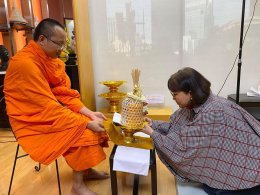 ร่วมฟังธรรม ร่วมถวายหนังสือและปัจจัยแด่พระมหาอ้าย ธีรปัญโญ 