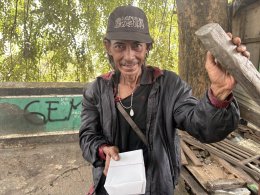 PT PSP Berbagi Makanan untuk Tunawisma di Manggarai dan Jatinegara