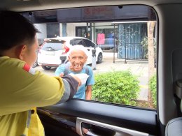 Aksi Sosial PT PSP Bagikan Makan Siang Gratis untuk Pengemis dan Tunawisma