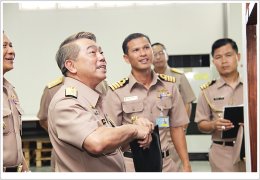ประธาน อซป. และ รอง ผบ.ทร.