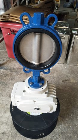 หัวขับวาล์วไฟฟ้า 220VAC ประกอบ butterfly valve DN 150 flange PN16