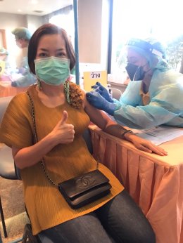 สุมิตราทัวร์ฯอนุมัติเงินจัดซื้อวัคซีนชิโนฟาร์มและเริ่มฉีดวัคซีนเข็มแรก