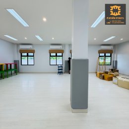 เบาะหุ้มเสากันกระแทก ภายในโรงเรียนนานาชาติ 