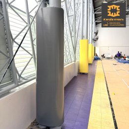 เบาะหุ้มเสากันกระแทก ภายในโรงยิม โรงเรียนนานาชาติ