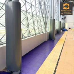เบาะหุ้มเสากันกระแทก ภายในโรงยิม โรงเรียนนานาชาติ