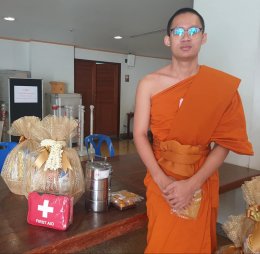Dedicate First Aid Kit to Wat Trimit 
