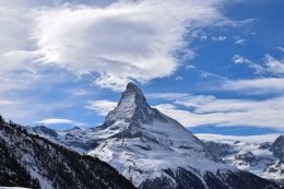 สัมผัสวิวหลักล้านแห่งเทือกเขาแอลป์ยอดเขาแมทเธอร์ฮอร์น (Matterhorn)และเซอร์แมท (Zermatt)