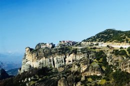 Meteora-Greece โขดหินขนาดมหึมาเหล่านี้ มีภูมิทัศน์ตระการตา