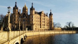 Schwerin Castle-Germanyปราสาทชเวรินที่นักเดินทางท่องเที่ยว